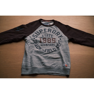 Superdry 大學t