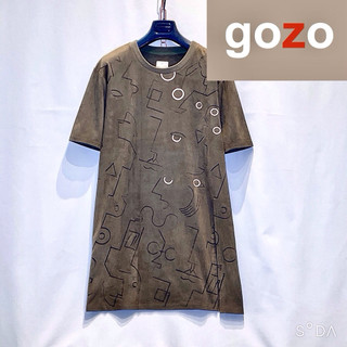 便宜到很蝦👍全新 gozo 幾何抽象表情刺繡點綴麂皮質感開衩短袖圓領長版上衣🎀🎀疊穿 長裙 百褶裙 紗裙 寬褲