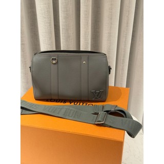 Louis Vuitton M59328 City keepall系列牛皮肩背/斜背包(灰色)