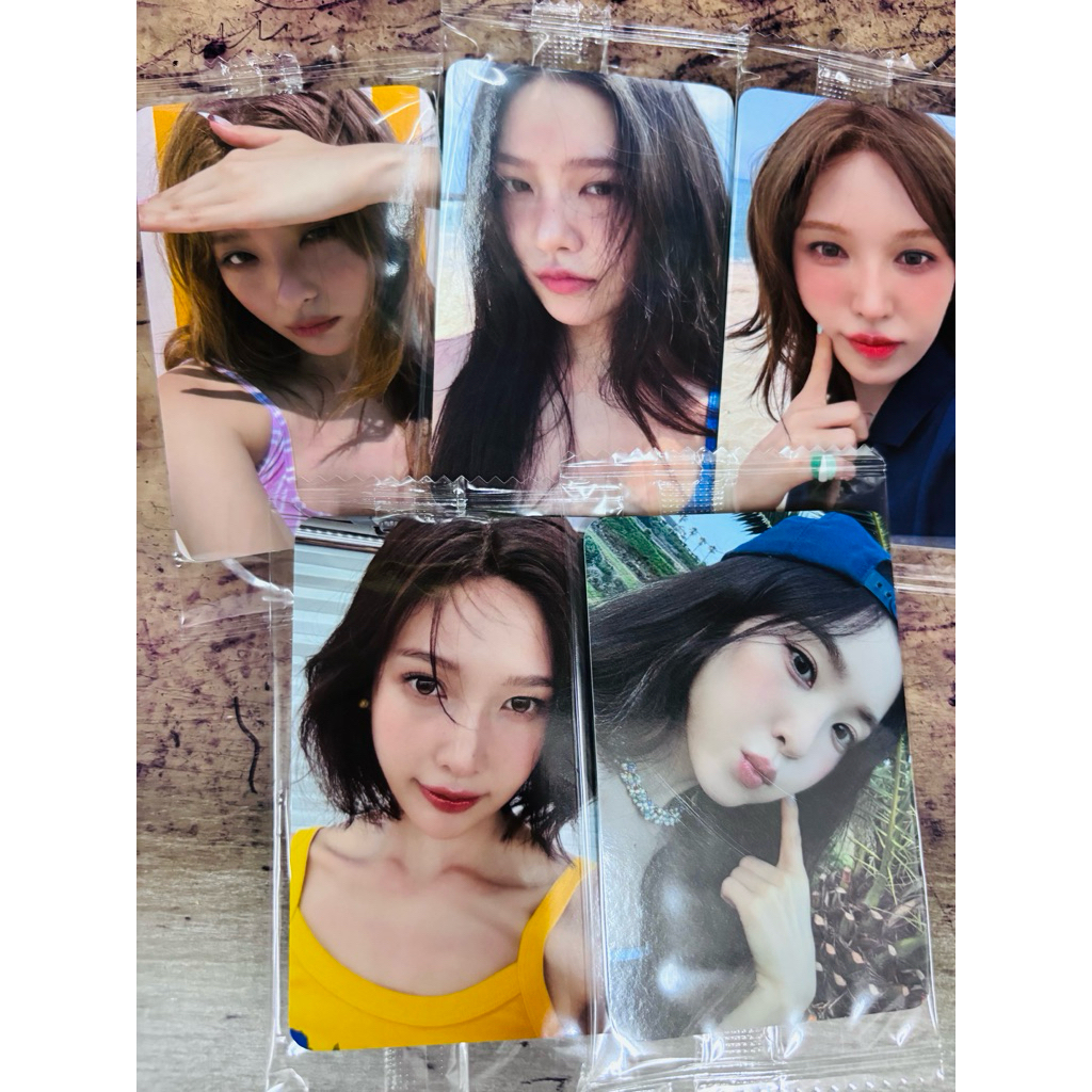 韓居 🇰🇷現貨K4特典🎀 RED VELVET - SUMMER MINI ALBUM VELVET SUMMER小卡
