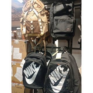 nike outlet代購 多款童鞋及大人運動鞋及包包 展示用