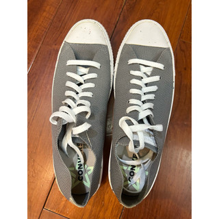灰色的 Converse Chuck Taylor All Star Renew Knit 低筒休閒鞋。27.5cm