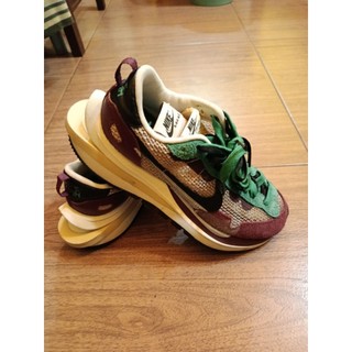 Sakai Vapor Waffle 復古運動鞋，Nike解構鞋，酒紅色