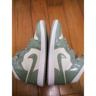Nike Air Jordan 1 Mid SE 酪梨綠 二手 九五成新 原價3190
