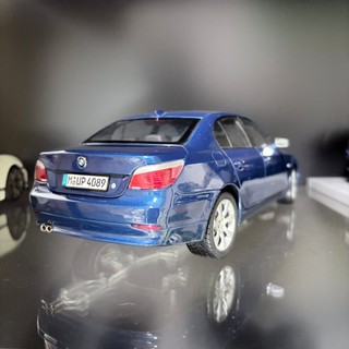 Kyosho 1/18 BMW E60 M5 545i 5Series 寶藍