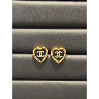 在臺現貨🇮🇹24299 香奈兒 Chanel 25B 黑金愛心耳針 耳環