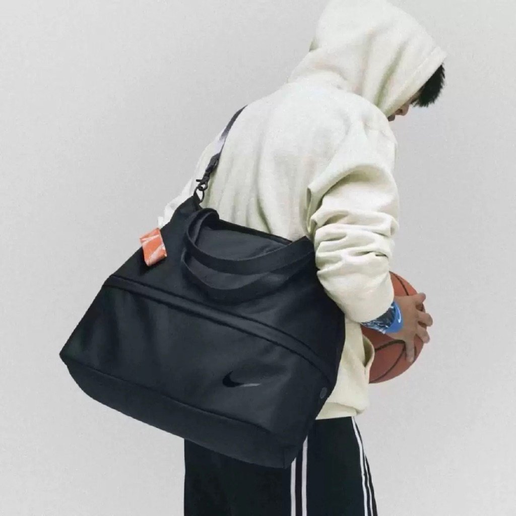 🎁◀ ELO現貨秒出 ▶ NIKE 防水健身包 黑色 乾濕分離 斜背 手提 旅行 收納 國外限定 交換禮物