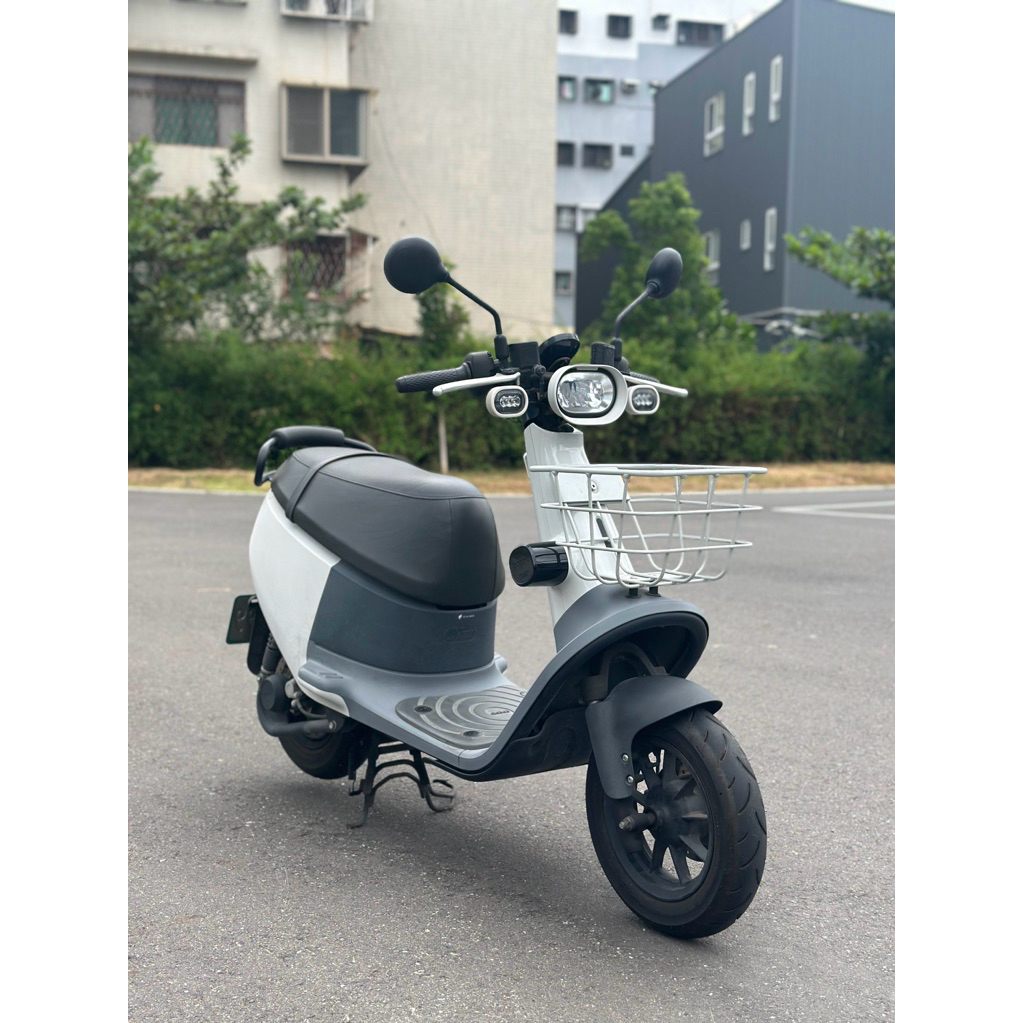 🛵高雄二手Gogoro機車🛵 2019 Gogoro VIVA KEYLESS 海鹽白 卡片感應 50cc 僅需汽車駕照