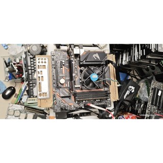 技嘉 小雕 b360m aorus pro 賣主機板一片含檔板