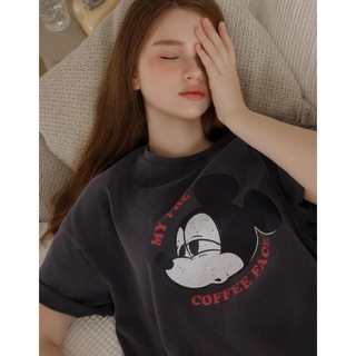 AIR SPACE 【迪士尼系列】米奇款斑駁印花圓領短袖水洗寬版TEE(深灰) 女裝 現貨