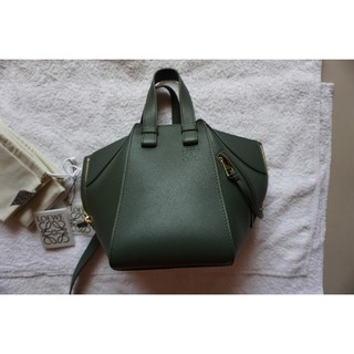 專櫃正品 羅威 羅易威 LOEWE HAMMOCK SMALL手提包 斜背包 多變造型 時尚好背 皮質極佳 低調有品味