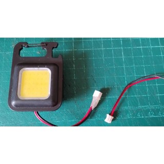 強光LED燈 裡面沒有電池 附一條轉接線 戶外燈 爆閃燈 可外接鋰電池長時間使用
