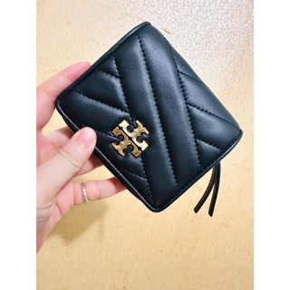美國代購-Tory Burch 的經典 Kira Chevron Bi-fold Wallet（絎縫斜紋羊皮短夾/對折錢