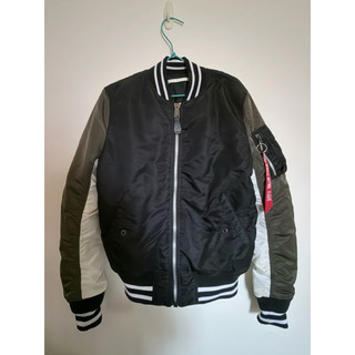 Alpha Industries MA-1 Varsity 飛行夾克