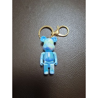 炫彩渲染效果暴力熊 庫柏力克熊 Bearbrick造型鑰匙圈吊飾掛飾掛件 全新 長約6.5公分 閃耀質感藍色幻彩渲染配色