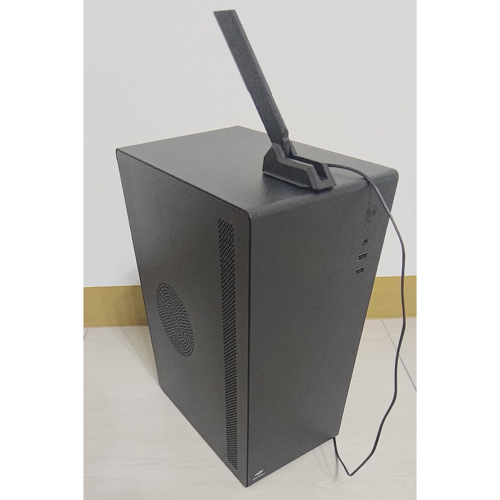 自組的Steam Machine--CPU5700G/DDR4 16GB/RX5700/SSD256GB