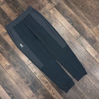 On昂跑情侶款休閒束腳長褲