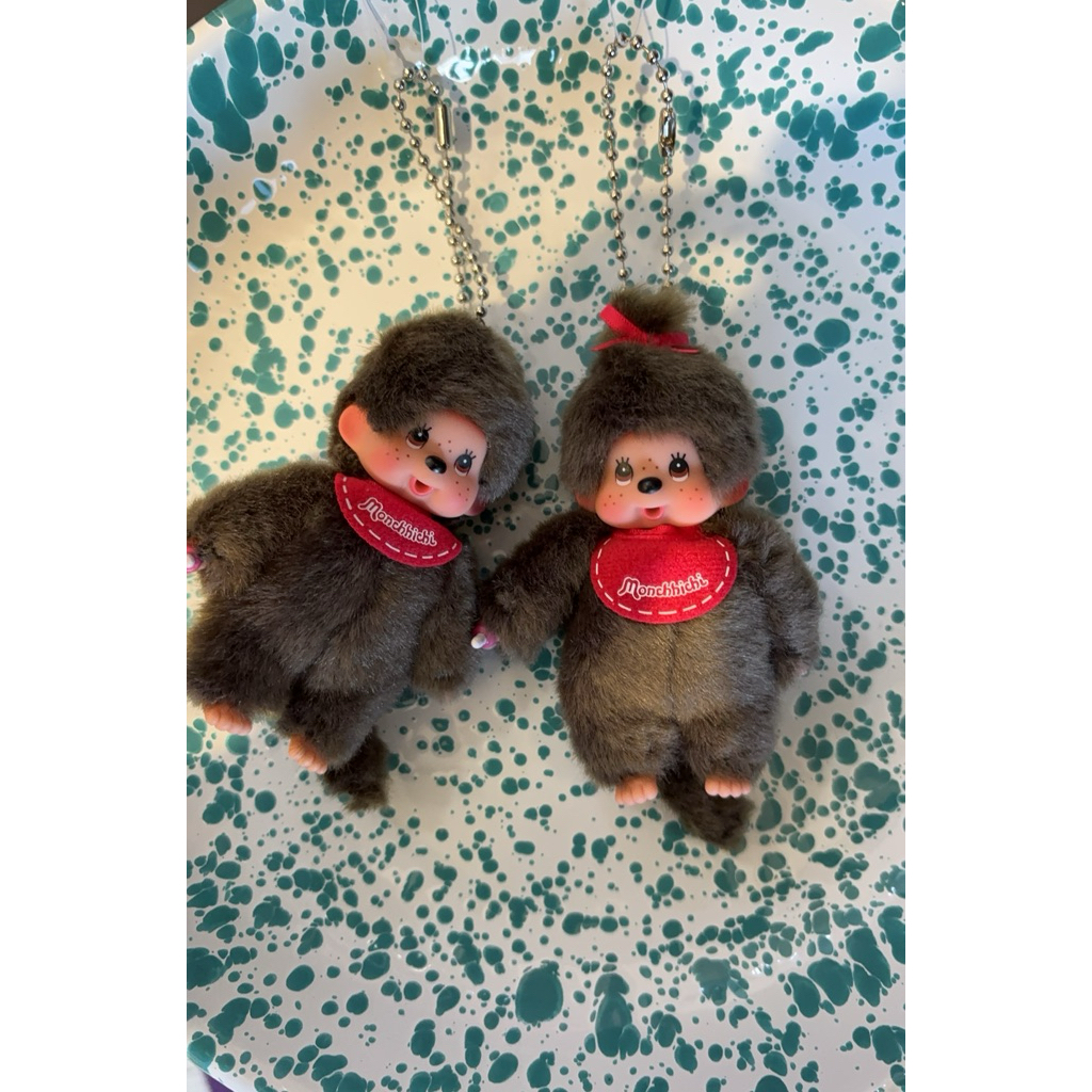 現貨商品/迷你蒙奇奇吊飾（目前剩女孩👧）追蹤ig另有優惠