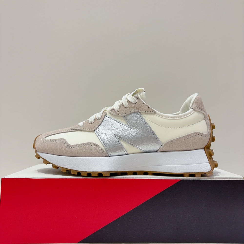 New Balance NB 327 女生 米色 銀色 麂皮 B楦 運動 休閒鞋 W327240