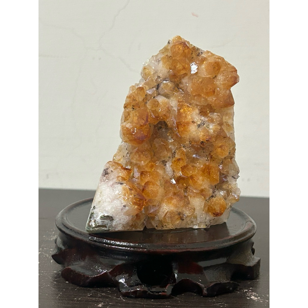 💯實物拍攝 黃水晶鎮455.6g（焦糖黃晶體冰透帶黑碧璽微透光含座）天然黃晶鎮風水擺件消磁净化招財原礦