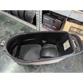 三陽錦昌機車-中古二手良品 GSR 125 NEX 馬桶 車廂 車箱 置物箱 收納箱 SUZUKI 台鈴 原廠