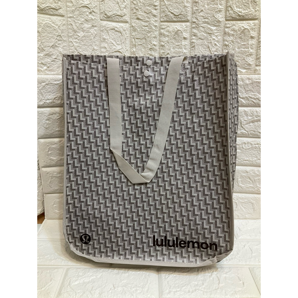 Lululemon 中型 滿版Logo