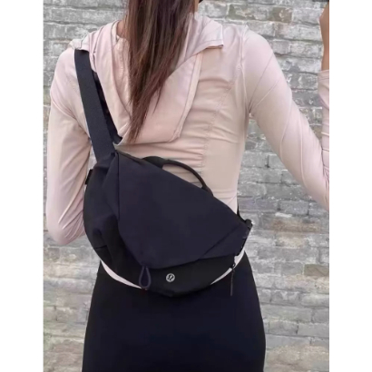 Lululemon 加拿大正品代購 Curved Crossbody Bag 3L 磁吸包 底部可放水壺