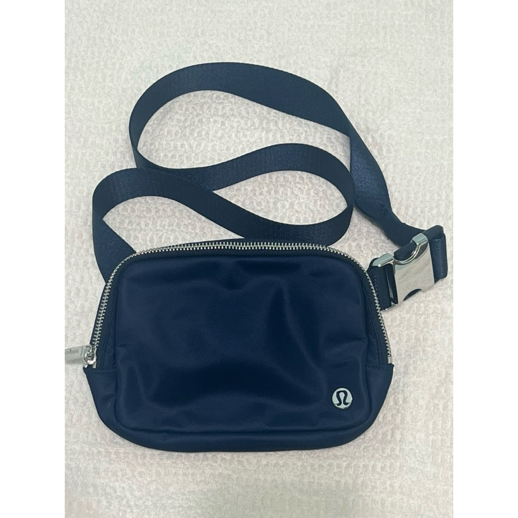 Lululemon  Everywhere Belt Bag（腰包/胸包）