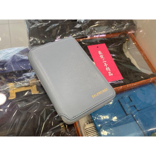 ☆最愛二手精品☆ BALENCIAGA 淺藍色全皮金色字母LOGO 拉鍊零錢袋中夾短夾皮夾 528927 C4111