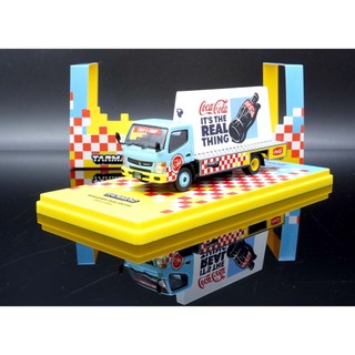 【MASH】現貨特價 Tarmac 1/64 Mitsubishi Fuso Canter 看板車 COCA- COLA