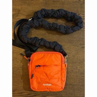 Topologie Puffer Tinbox 小號絎縫斜挎包 沙漠橙