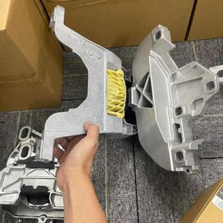 桃園平鎮晟信自動車 賓士A-ClassW177 A180 A200 A250 M282引擎 原廠新品引擎腳 需報價