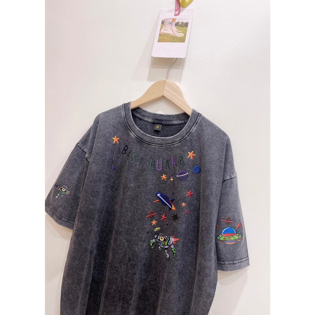 再進50件⭐【新圖玩具總動員巴斯】最新最好穿的水洗棉(仿刺繡)❤️2026 !! 超舒適水洗布料短袖T 棉花糖女孩