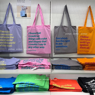 ［美國選物-現貨］🗽 AM01 MoMA 字母肩背袋 Artist Quote Totes 紐約 現代藝術博物館 袋子