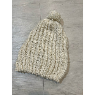 《二手品》Kendall&Kylie白色針織鬆軟毛帽