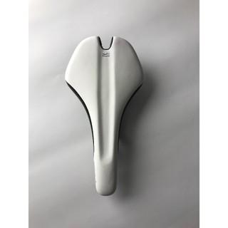 Selle Royal SR 700超舒適自行車座墊／坐墊（經典黑底白線條/人體工學減壓/公路車升級用超級座墊)