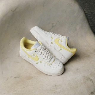 【逢甲 FUZZY】W Nike Air Force 1 奶油黃 小花 IW2348-170