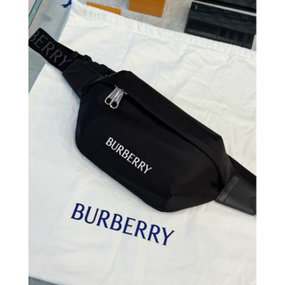 Limit精品✔️Burberry 經典字母設計 黑白配色 基本款 新款 腰包