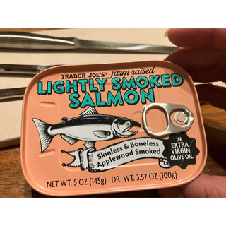 Trader Joe's 輕煙燻鮭魚 (Lightly Smoked Salmon)