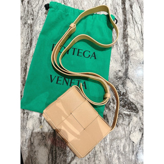 （客人保留）BV二手 奶茶色 BOTTEGA VENETA 寶緹嘉 Candy Cassette大格編織迷你斜背包
