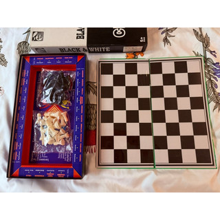 二手Ankit Toys & Games 出品的「黑白西洋棋」（Black & White Chess Set）