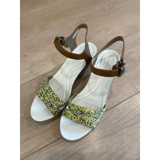 日本購入 crocs輕量彩花一字繫帶涼鞋楔型鞋