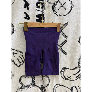 ☻☻☻ 全新 UNIQLO 紫色 無縫設計塑身褲 塑形褲 M號