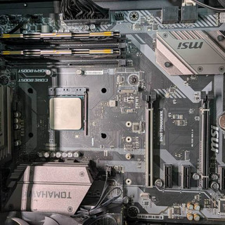 CPU (AMD) R5 3600 & 主機版 (微星) B450 TOMAHAWK