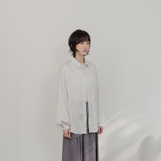 QUEENSHOP F 女裝 長袖 混紗織紋單口袋寬版長袖襯衫 現+預 【01025864】
