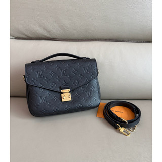 M.Y精品 -LV POCHETTE MÉTIS 牛皮 全黑壓紋郵差包 M41487 晶片款
