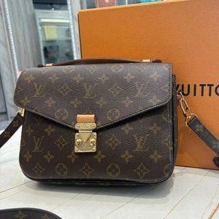 *SHIHNA名牌精品* LV M40780 Metis 經典帆布原花郵差包