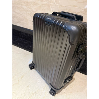 rimowa topas stealth 登機箱