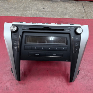 2016 Toyota 7代 油電Camry 原廠音響主機 CD FM/AM 廣播