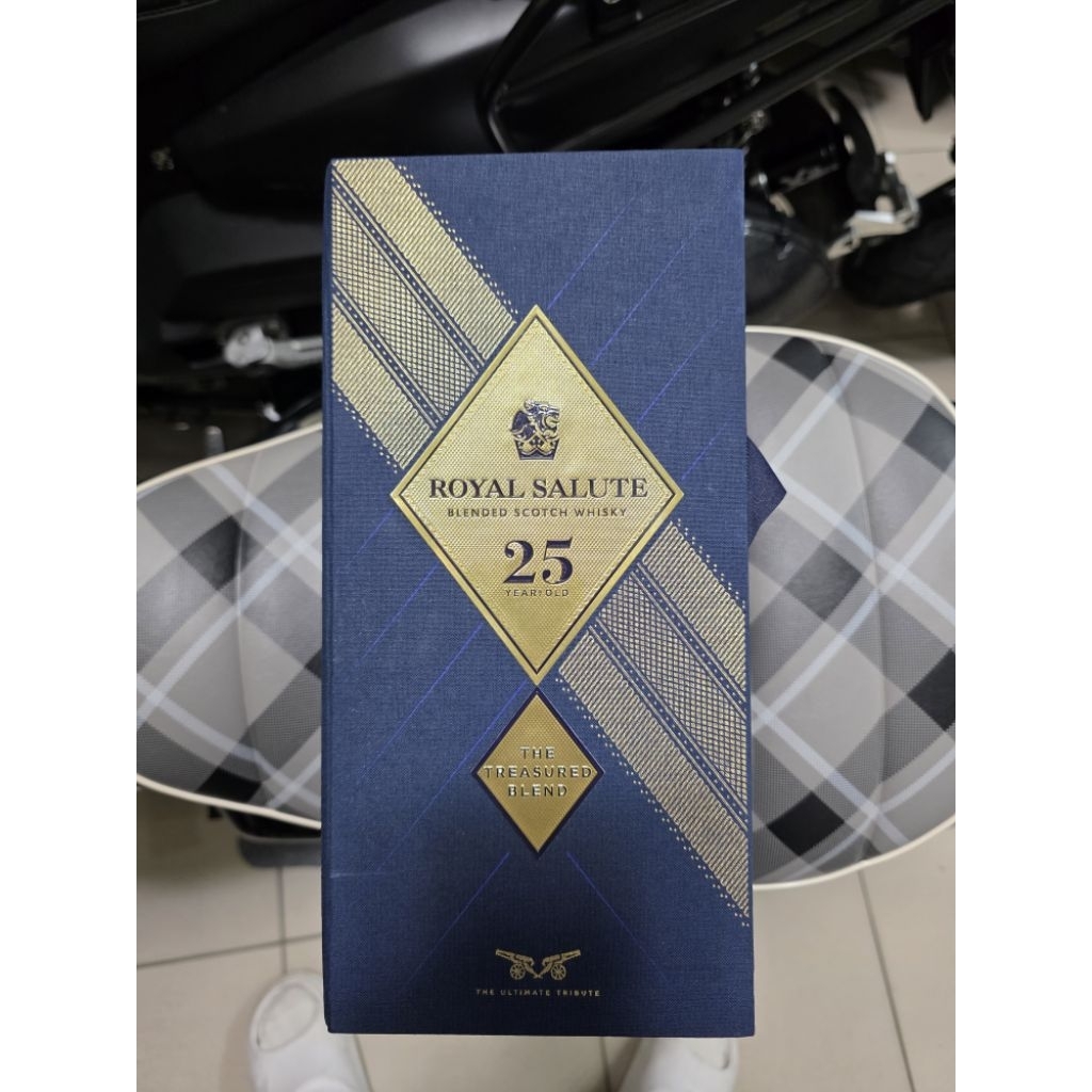 皇家禮炮25年 盒+空瓶